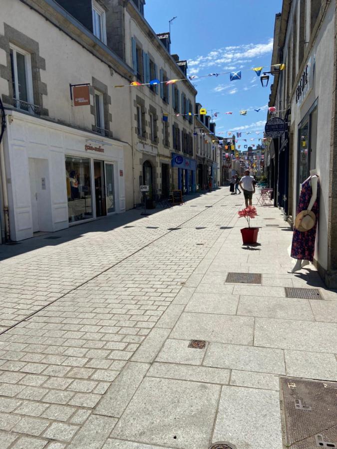 קונקרנו Votre Mini Maison En Plein Coeur Du Centre Ville -Terrasse - Et Parking Prive Sur Place Clos - Draps Et Menage Inclus מראה חיצוני תמונה