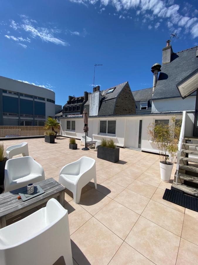 קונקרנו Votre Mini Maison En Plein Coeur Du Centre Ville -Terrasse - Et Parking Prive Sur Place Clos - Draps Et Menage Inclus מראה חיצוני תמונה
