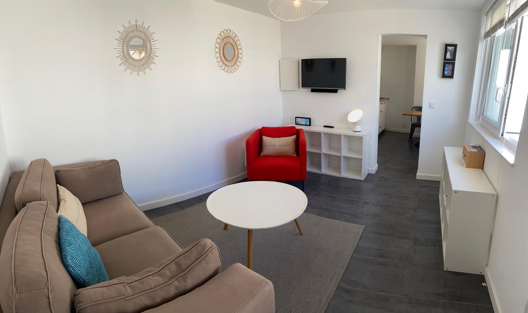 קונקרנו Votre Mini Maison En Plein Coeur Du Centre Ville -Terrasse - Et Parking Prive Sur Place Clos - Draps Et Menage Inclus מראה חיצוני תמונה