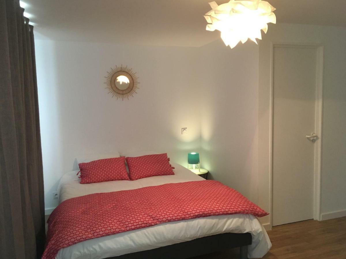 קונקרנו Votre Mini Maison En Plein Coeur Du Centre Ville -Terrasse - Et Parking Prive Sur Place Clos - Draps Et Menage Inclus מראה חיצוני תמונה