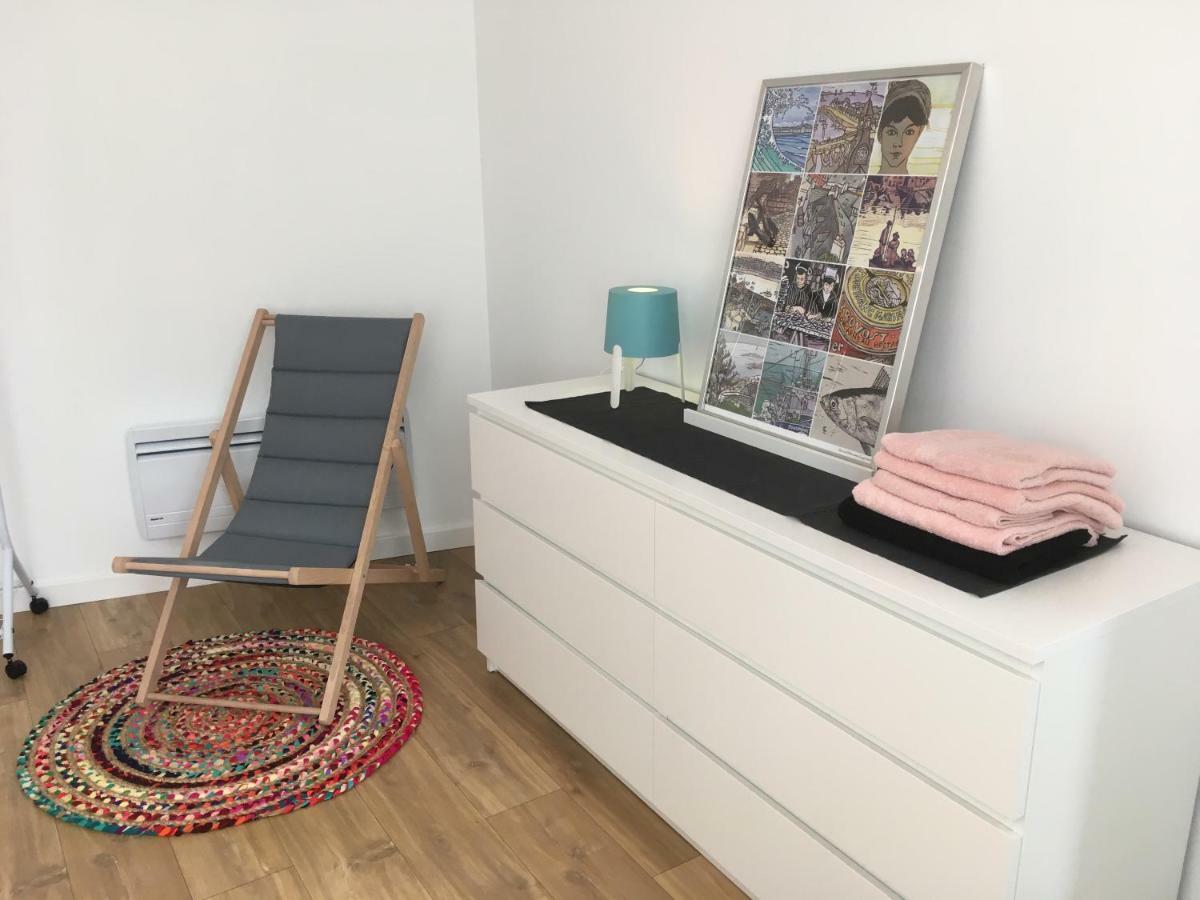 קונקרנו Votre Mini Maison En Plein Coeur Du Centre Ville -Terrasse - Et Parking Prive Sur Place Clos - Draps Et Menage Inclus מראה חיצוני תמונה