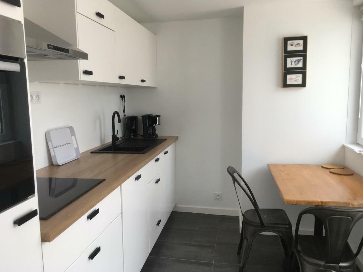 קונקרנו Votre Mini Maison En Plein Coeur Du Centre Ville -Terrasse - Et Parking Prive Sur Place Clos - Draps Et Menage Inclus מראה חיצוני תמונה